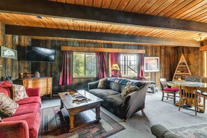 Living Room | Flat-Screen TV | Card Table | 2nd Floor