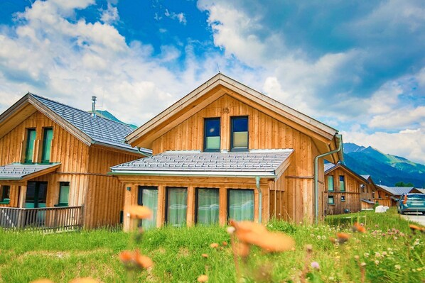 Außenseite Ferienhaus [Sommer]