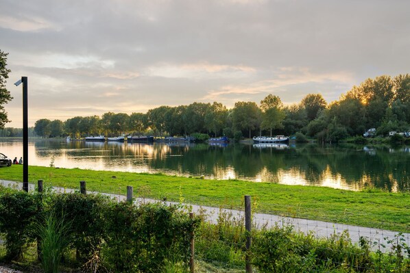 Surroundings [summer] (1-5 km)