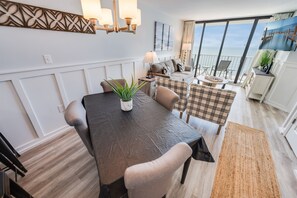 Large Dining Room Area, Beautifully Decorated