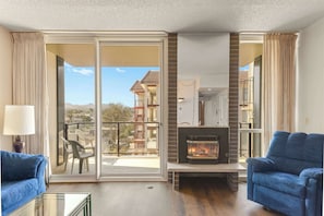 Cozy up with a fire place and ocean views, no picking one or other other.