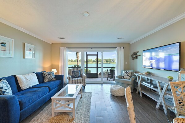 Living Area Overlooking Lake