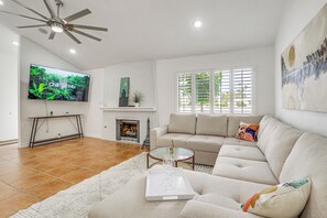 Living Room | Queen Sleeper Sofa | Central Heating & A/C | Smart TV