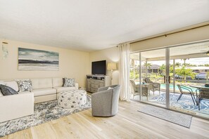 Living Room | Single-Story Home