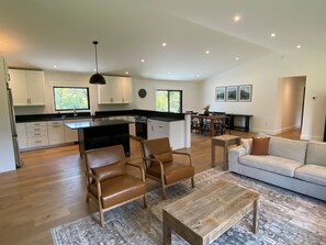 Open Living Space (a)