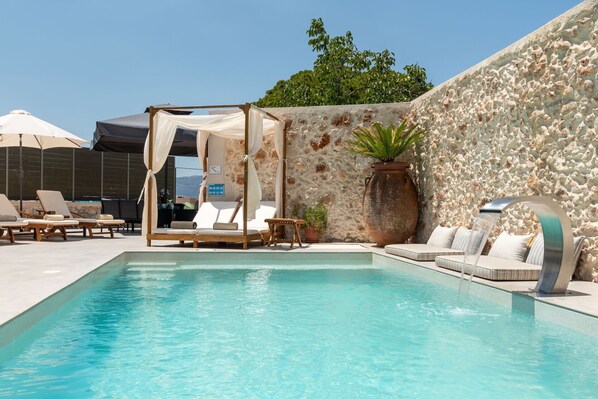 Building Exterior, Outdoor, Pool