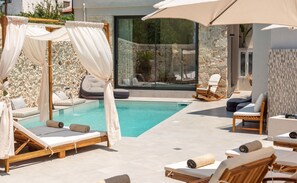 Building Exterior, Outdoor, Pool