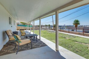 Covered Patio w/ Seating