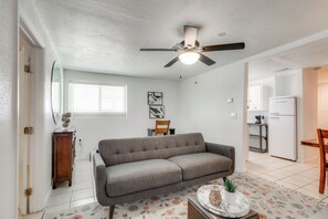 Living Room | Smart TV