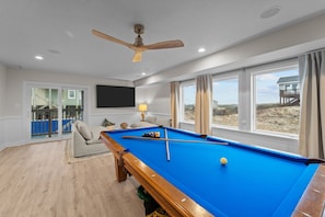 Pool table