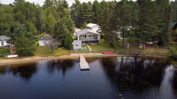 Welcome to your own personal lake side Oasis