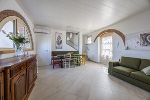 Autumn, Living Room, Spring, Summer