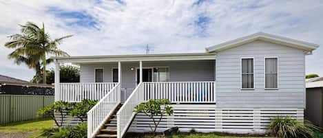 2B at Swansea - cosy cottage, outdoor pet friendly (4916)