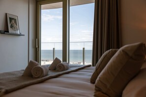 First bedroom with sea view
