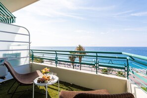 Sea view and Promenade des Anglais from the terrace