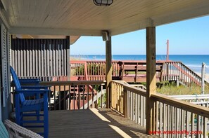 Top Floor Porch w/ Outdoor Furniture