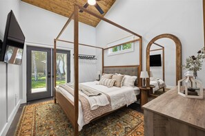Bedroom 1, king bed