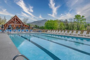 Guests at The Liberty Cabin will receive access to Honeysuckle Meadows Pool. This includes the year-round fishing pond and seasonal swimming pool & deli. There is also a covered picnic pavilion. The pool is located 3.5 miles from the cabin.