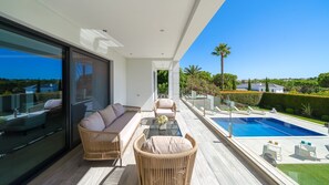 Enjoy panoramic pool views from this elegant terrace in your sunny Algarve villa.

#Algarve #Portugal #PoolsideLiving #LuxuryVilla #Relaxation