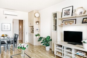 Photo of the whole room