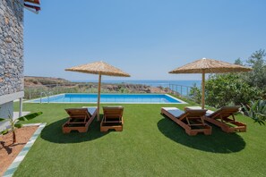 Gallery Home, view of swimming pool