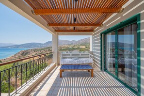 Gallery Home,near beach,private pool, South Crete, balcony view