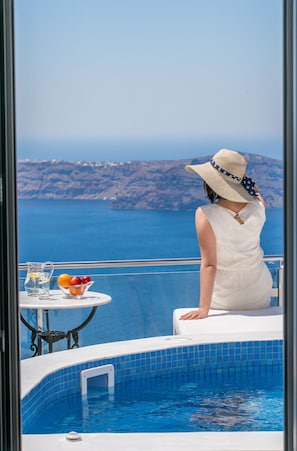 Glorious Santorini Apartment | Goldberry Apartment | Min. Children Age: 12 Years | Stunning Sea and Vulcano Views | Suite with Outdoor Hot Tub | Imerovigli