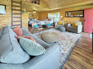 Open layout, plenty of room.