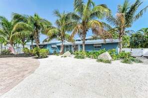 Anna Maria Island Blue Bella Bliss