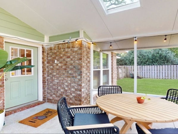 Outdoor dining