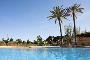 Holiday Home Swimming Pool