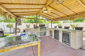 Outdoor Kitchen | Santa Maria Argentine Charcoal Grill | Gas Grill