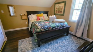 Dottie's Garden Retreat private room with garden view