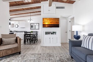 03 Living Room 