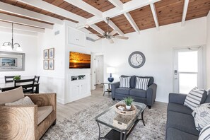 01 Living Room 