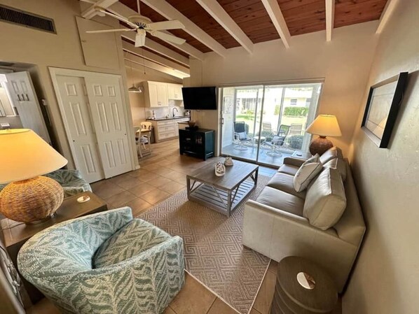 CM 63 Living Room