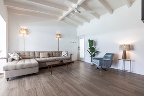 02 Living Room