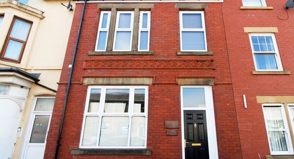 Enjoy your stay within the walls of what was once a bustling solicitor's office centrally located in the lovely coastal town of Fleetwood. Conveniently with tram stop outside that provides easy access to Cleveleys and Blackpool. 