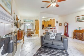 Living Room | Smart TV | Board Games