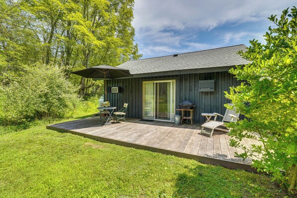 Highland Vacation Rental | Studio | 1BA | 460 Sq Ft | Small Step for Entry