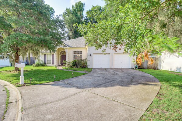Savannah Vacation Rental | 4BR | 2BA | 1 Step to Enter | 2,200 Sq Ft