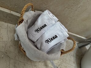 Bathroom amenities
