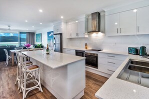 Kitchen- Hibiscus 207