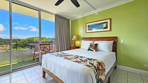 QUEEN BED STUDIO
