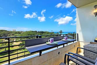 WG 612 Ocean View, Spacious Balcony Studio in Waikiki with Pool