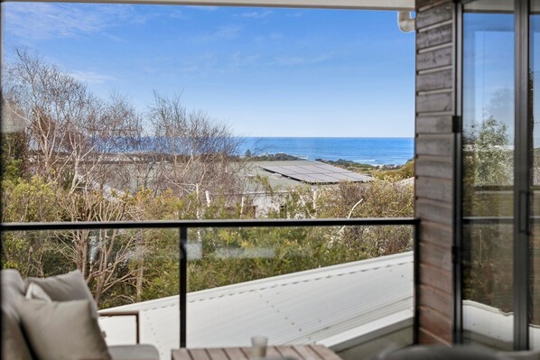 Escape to Torquay Point White-Water Retreat, a wave watcher’s haven where contemporary style meets coastal bliss