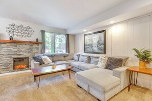 Living Room | Full Sleeper Sofa | Central Heating