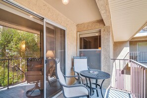 Private Balcony | Community Plaza