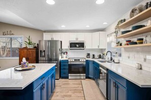 Cook delicious meals for breakfast, lunch, and dinner in this fully equipped kitchen. You can get ingredients from nearby farmers markets.