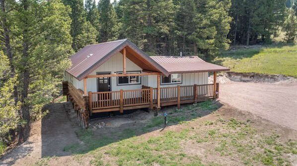 Welcome to Philipsburg Pines Lodge!